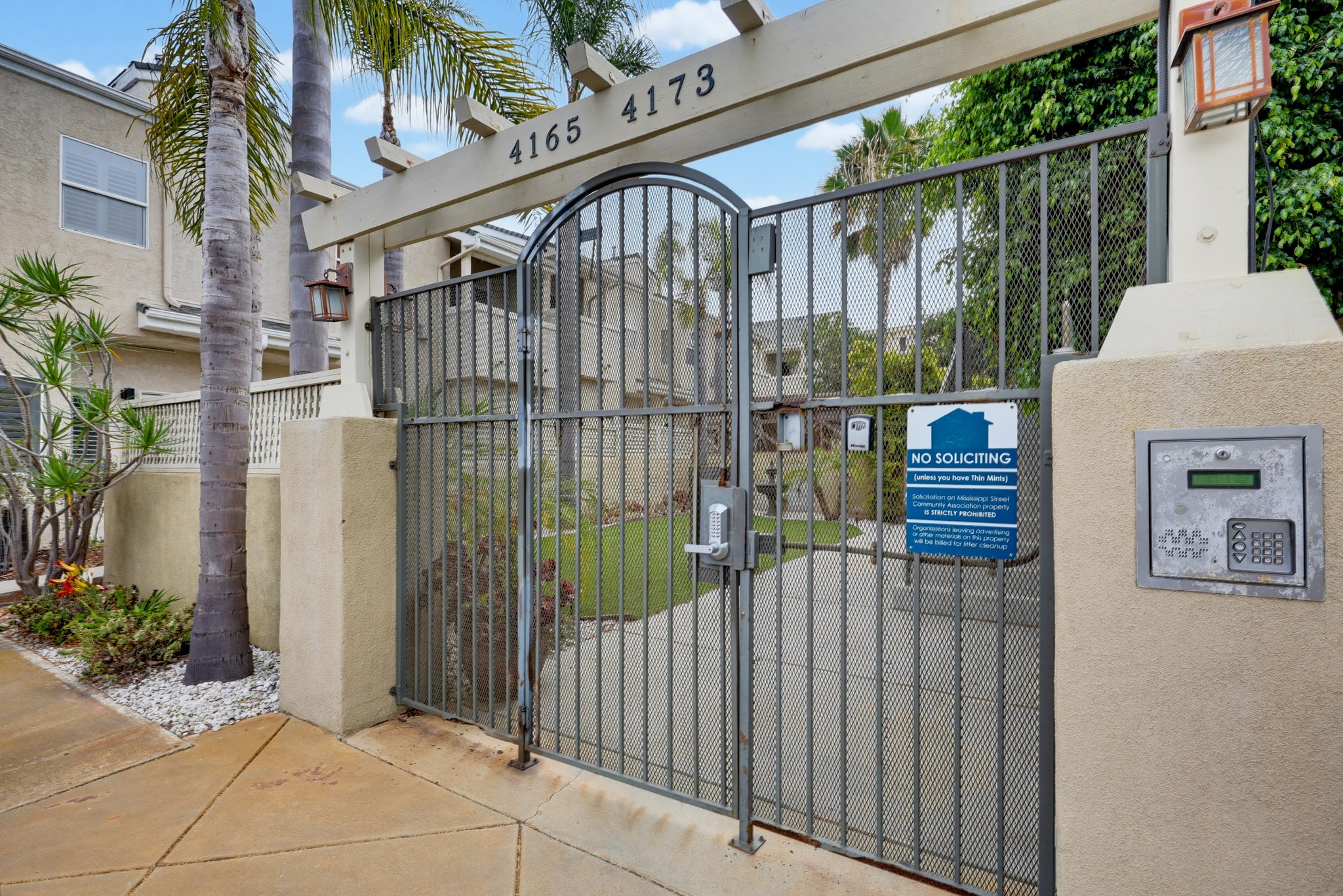Virtual tour photo 5 of 47 for 4173 Mississippi St #1