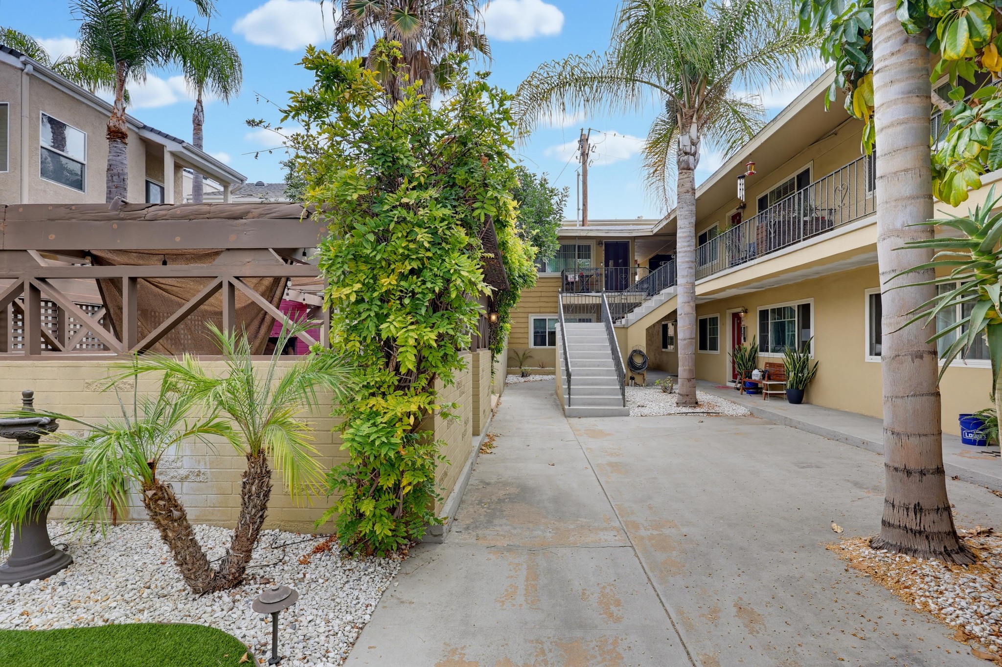 Virtual tour photo 6 of 47 for 4173 Mississippi St #1