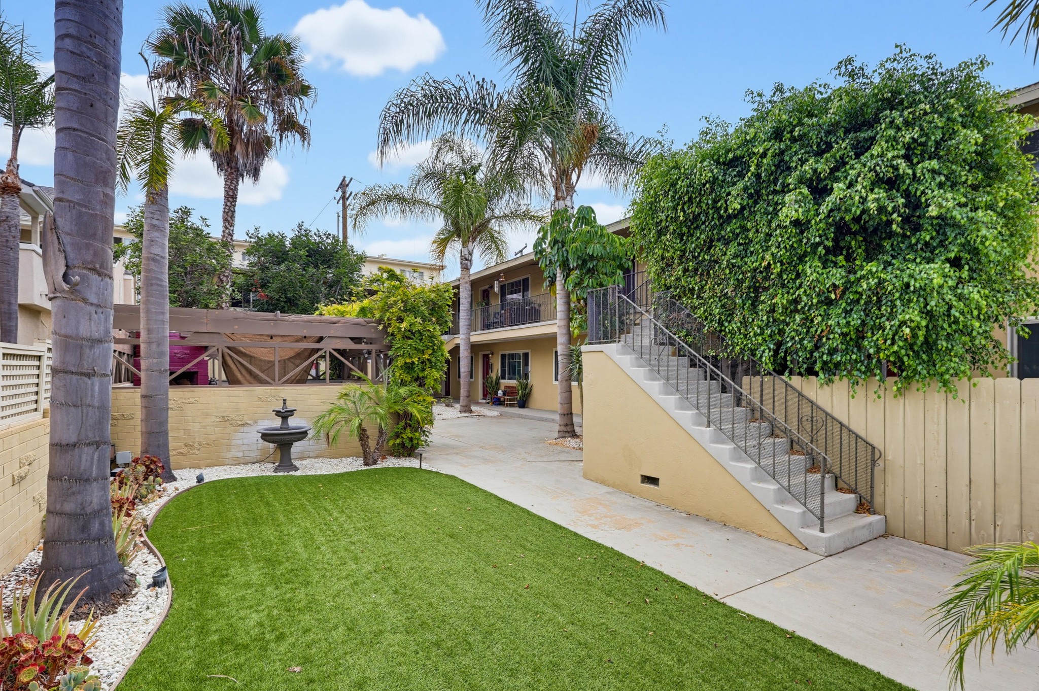 Virtual tour photo 7 of 47 for 4173 Mississippi St #1