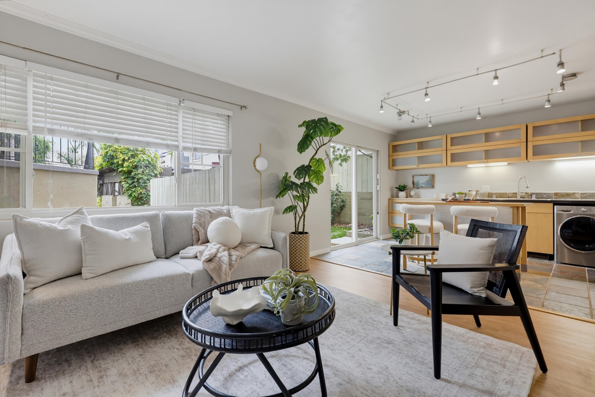 Virtual tour photo 16 of 47 for 4173 Mississippi St #1