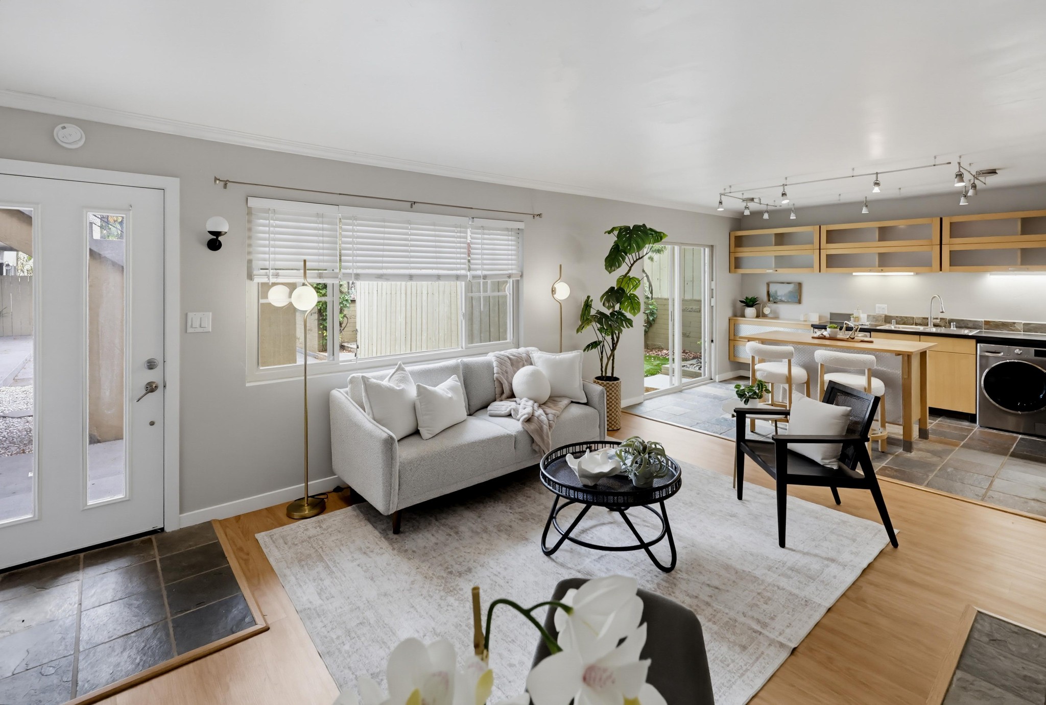 Virtual tour photo 17 of 47 for 4173 Mississippi St #1