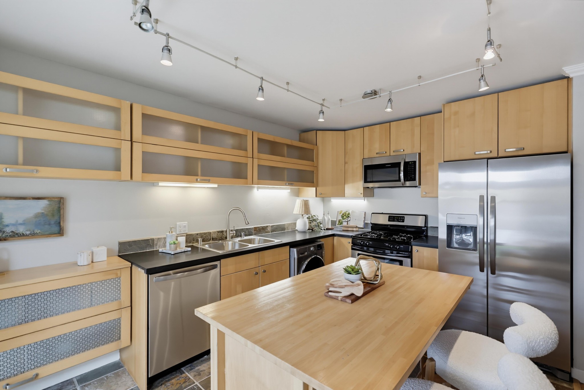 Virtual tour photo 25 of 47 for 4173 Mississippi St #1