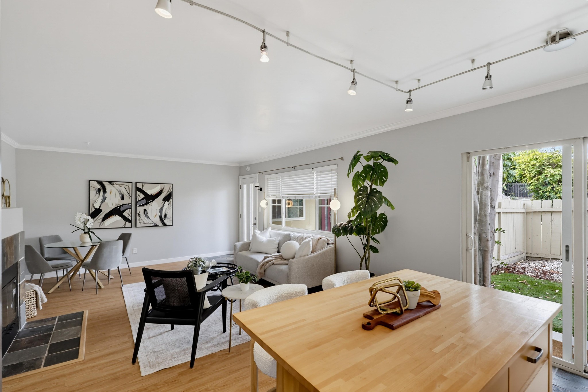 Virtual tour photo 28 of 47 for 4173 Mississippi St #1