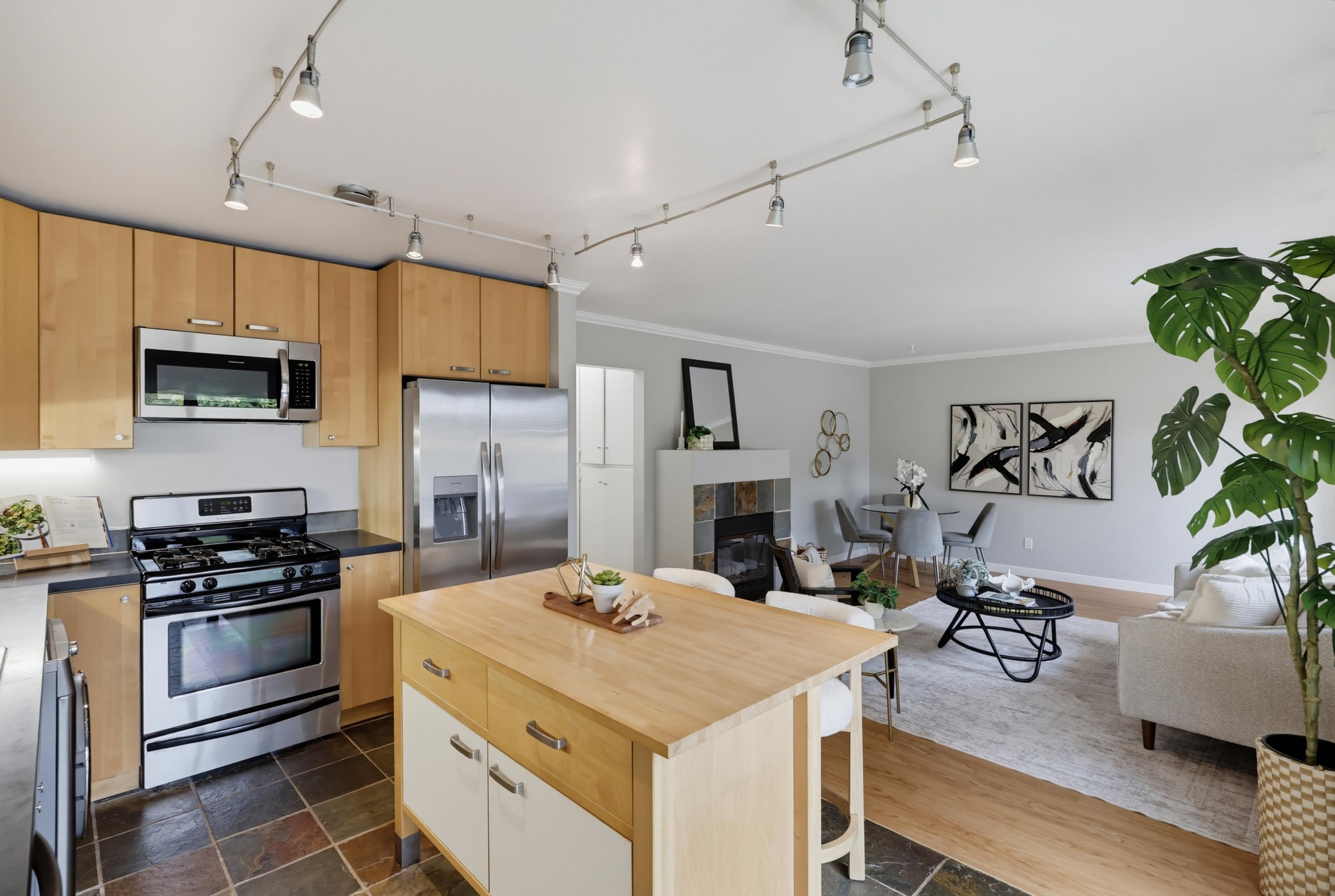 Virtual tour photo 29 of 47 for 4173 Mississippi St #1