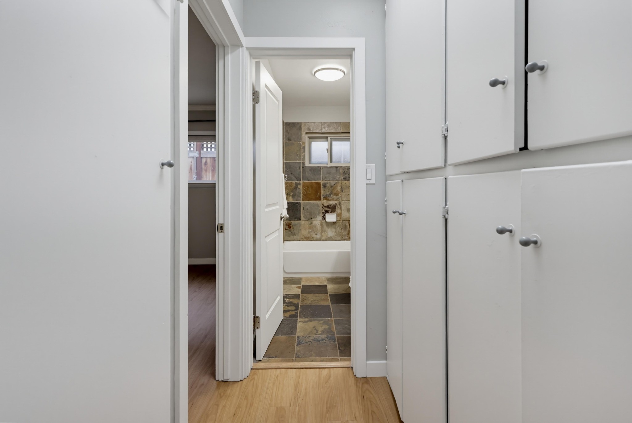 Virtual tour photo 30 of 47 for 4173 Mississippi St #1