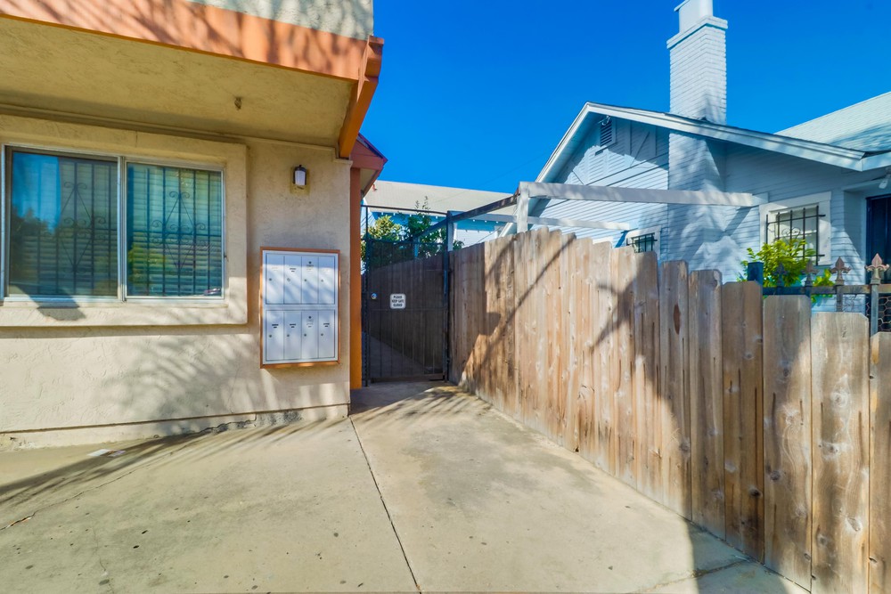 Virtual tour photo 5 of 24 for 4174 Marlborough Ave UNIT 6