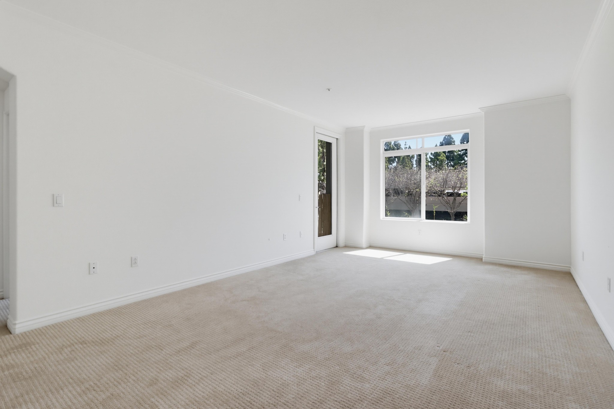 Virtual tour photo 13 of 31 for 4175 Executive Dr Unit G205