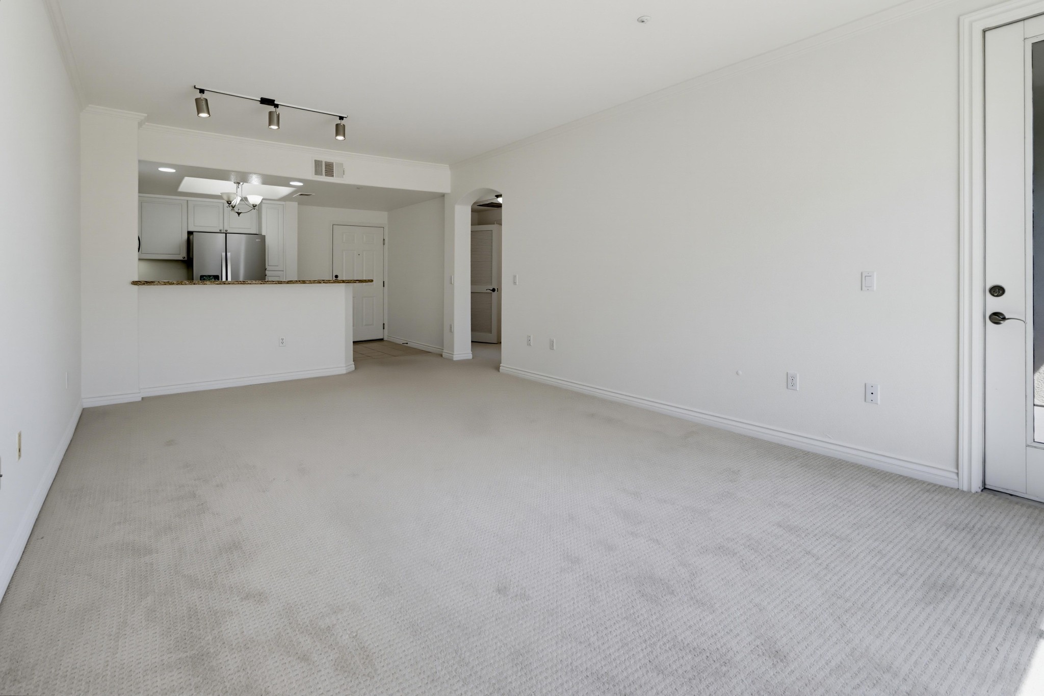 Virtual tour photo 14 of 31 for 4175 Executive Dr Unit G205