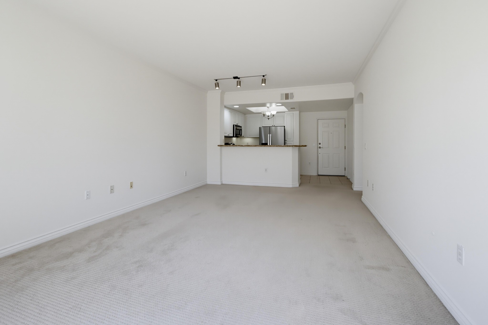 Virtual tour photo 16 of 31 for 4175 Executive Dr Unit G205