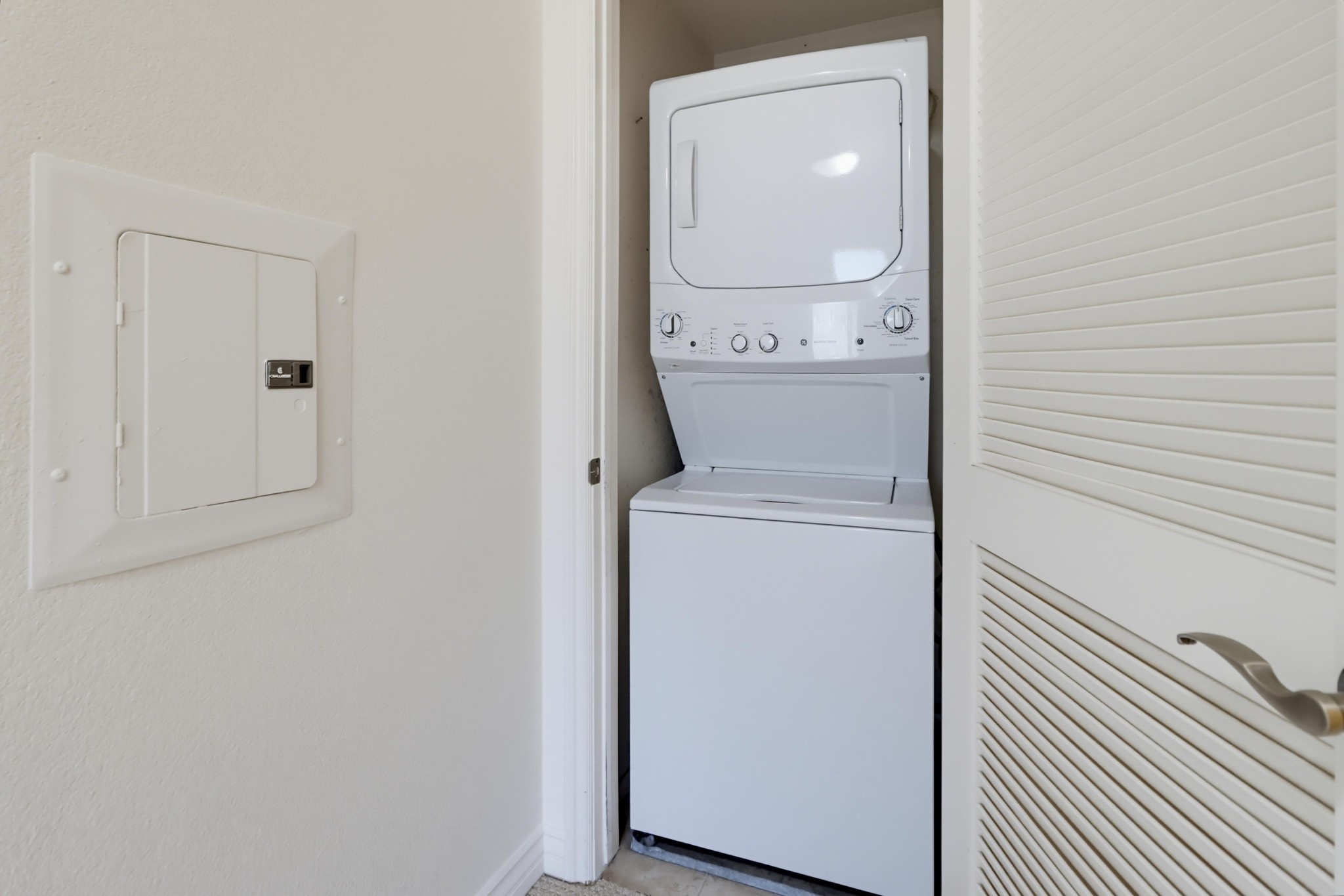 Virtual tour photo 17 of 31 for 4175 Executive Dr Unit G205