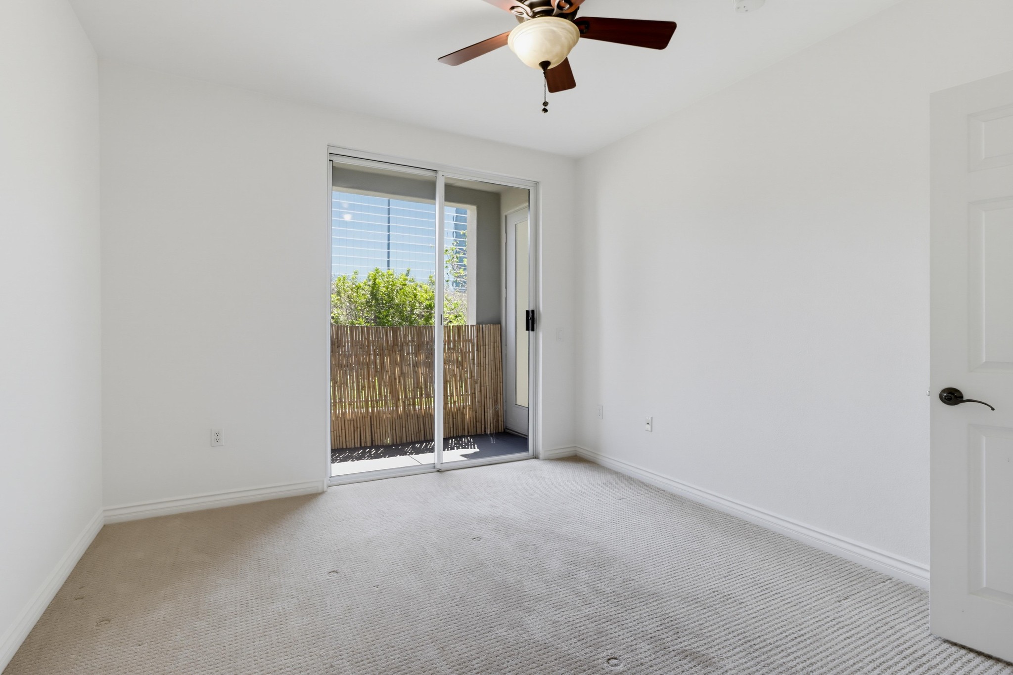 Virtual tour photo 22 of 31 for 4175 Executive Dr Unit G205