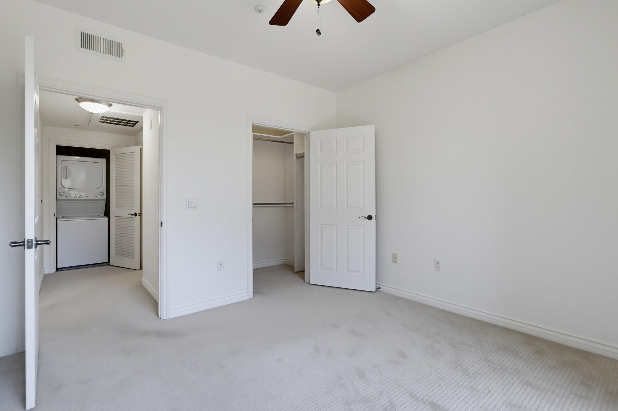 Virtual tour photo 23 of 31 for 4175 Executive Dr Unit G205