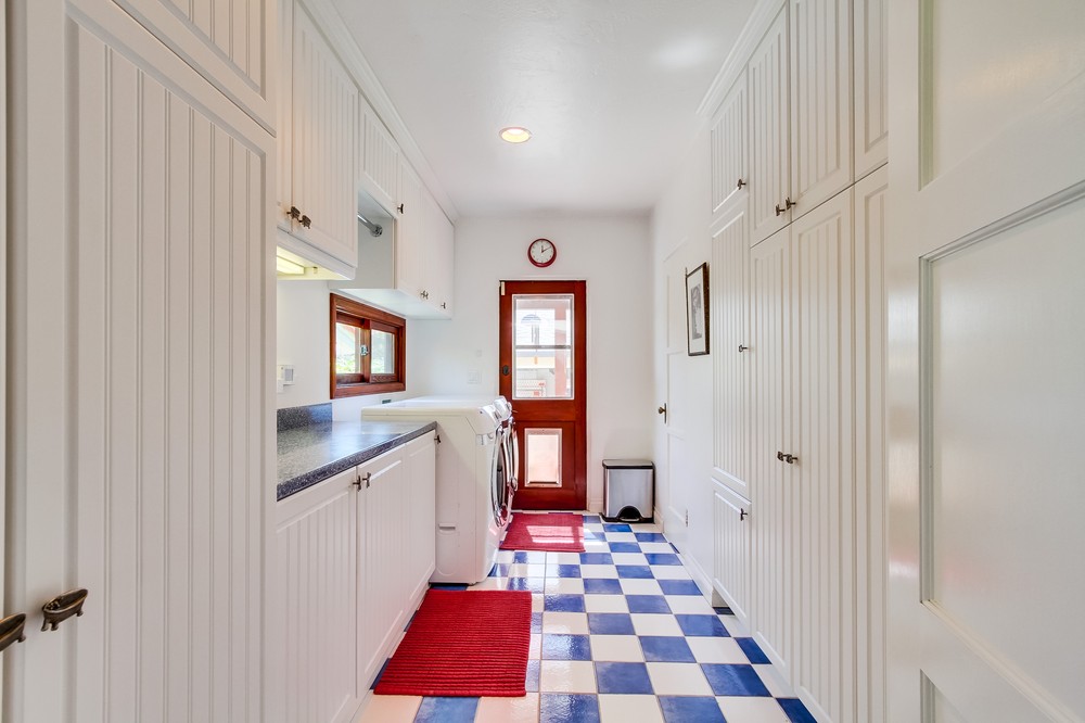 Virtual tour photo 32 of 41 for 4175 Middlesex Drive