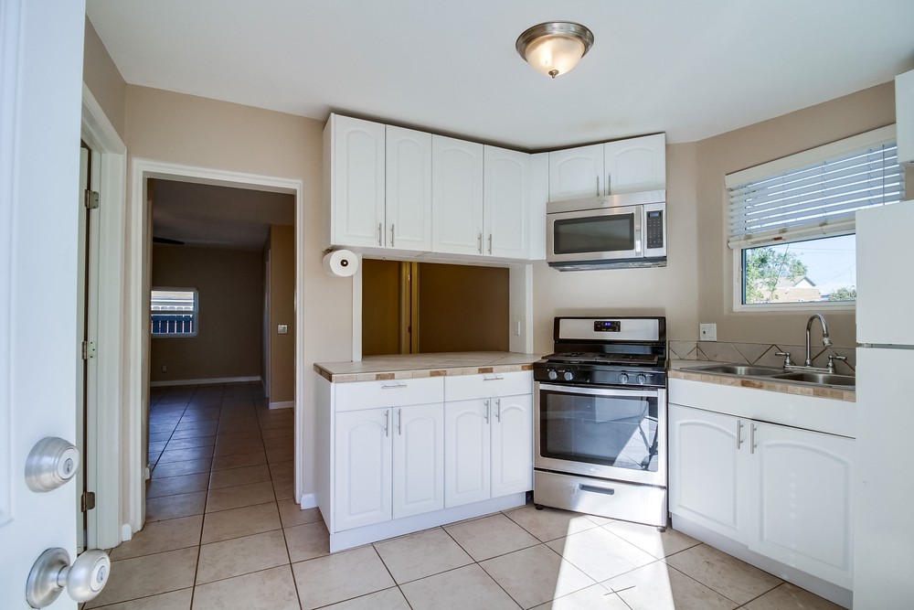 Virtual tour photo 3 of 24 for 4175 Myrtle Ave