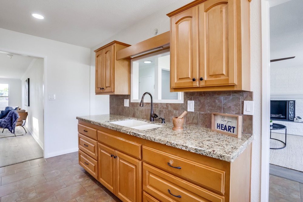 Virtual tour photo 18 of 48 for 4182 Seri St
