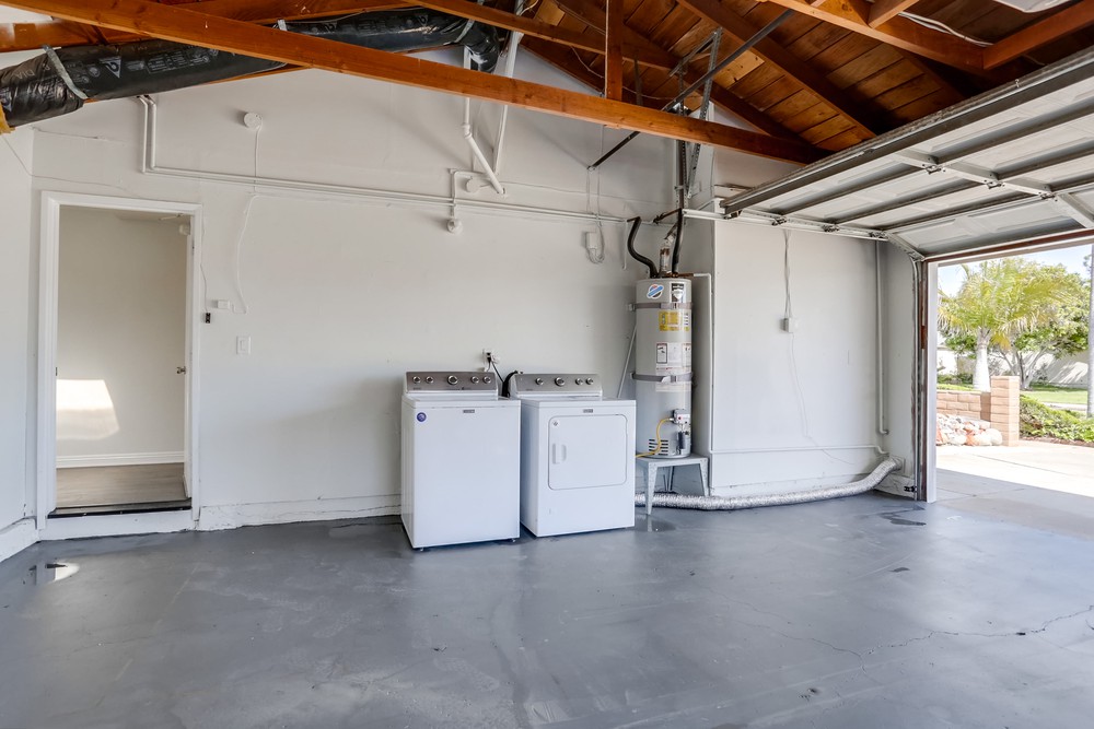 Virtual tour photo 41 of 48 for 4182 Seri St