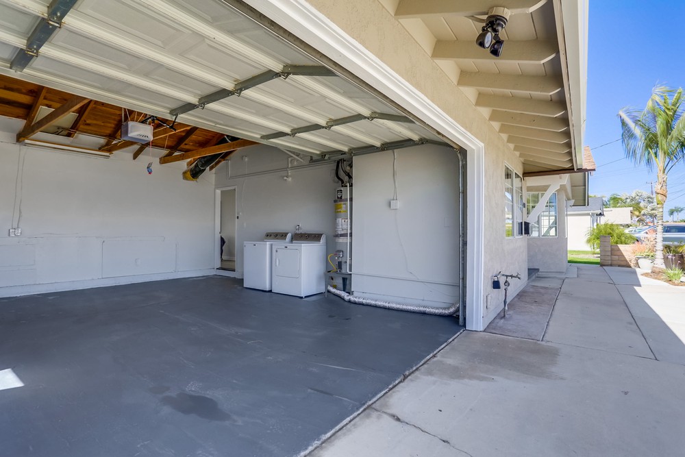 Virtual tour photo 42 of 48 for 4182 Seri St