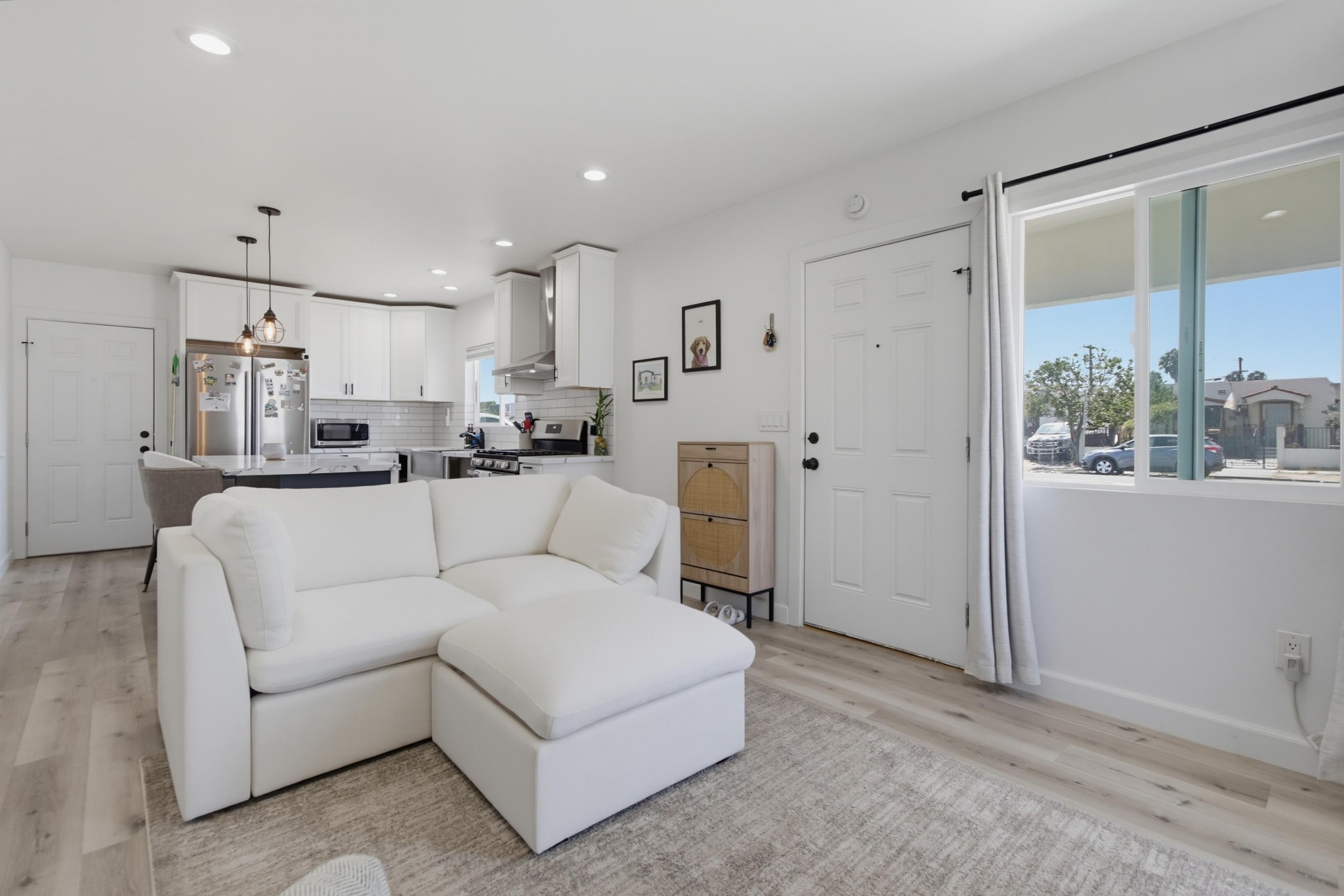 Virtual tour photo 11 of 29 for 4187 Wilson Ave