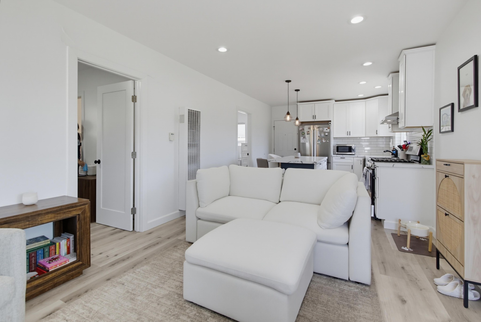 Virtual tour photo 12 of 29 for 4187 Wilson Ave