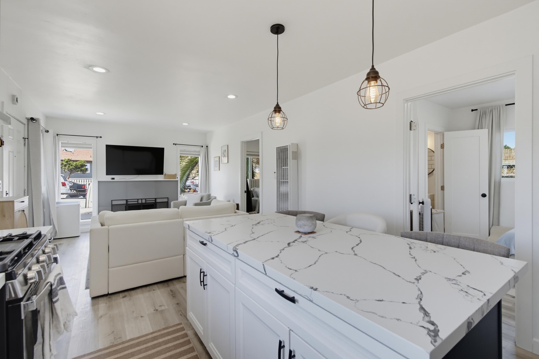 Virtual tour photo 16 of 29 for 4187 Wilson Ave