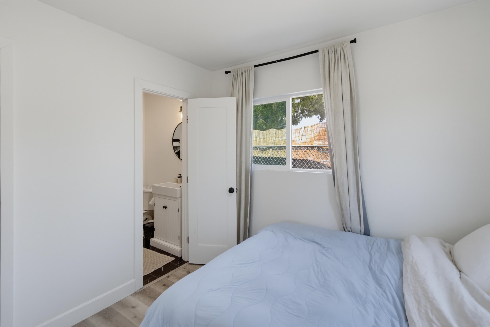 Virtual tour photo 18 of 29 for 4187 Wilson Ave