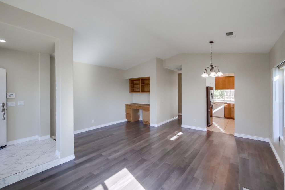 Virtual tour photo 8 of 40 for 419 Leghorn Ave
