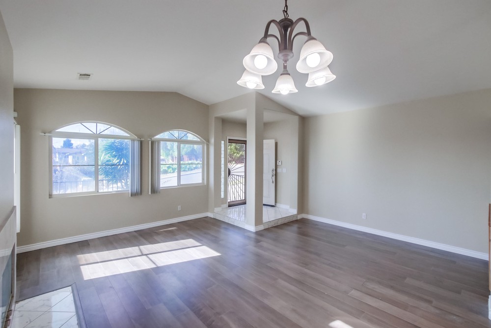Virtual tour photo 9 of 40 for 419 Leghorn Ave