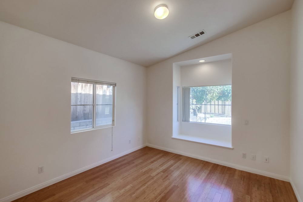 Virtual tour photo 18 of 40 for 419 Leghorn Ave