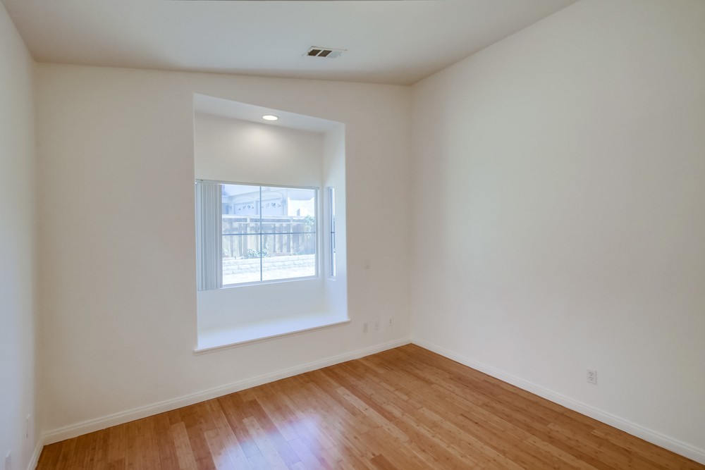 Virtual tour photo 19 of 40 for 419 Leghorn Ave
