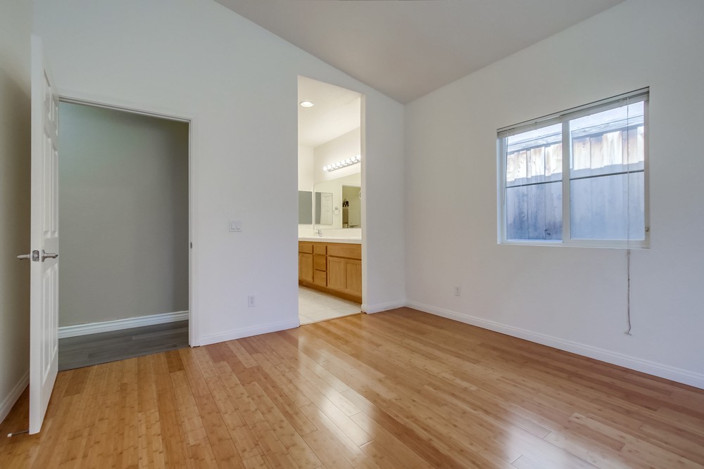 Virtual tour photo 20 of 40 for 419 Leghorn Ave