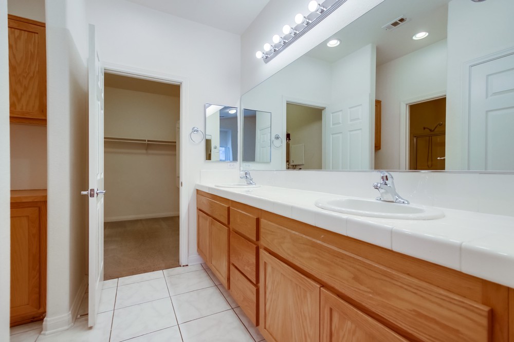 Virtual tour photo 22 of 40 for 419 Leghorn Ave