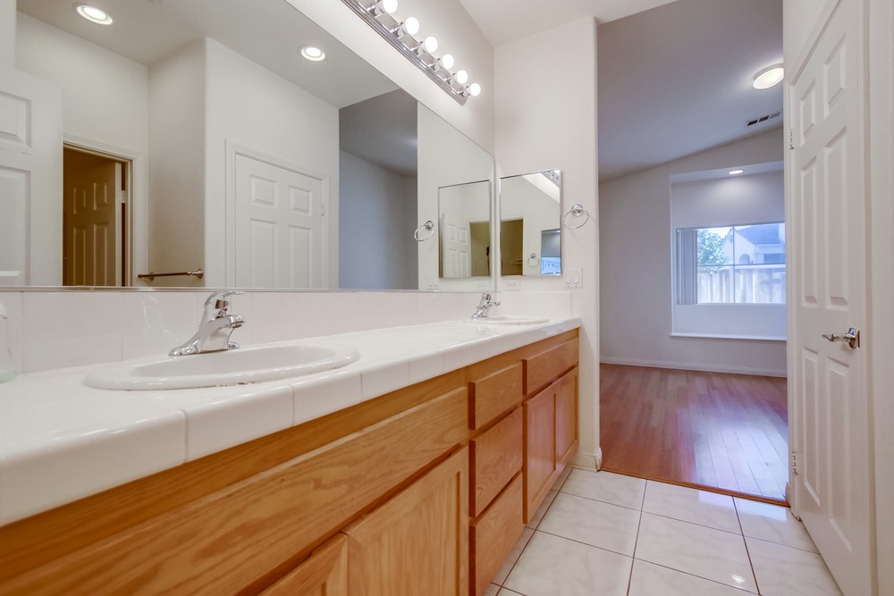 Virtual tour photo 25 of 40 for 419 Leghorn Ave