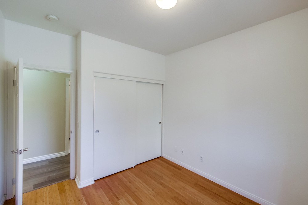 Virtual tour photo 27 of 40 for 419 Leghorn Ave