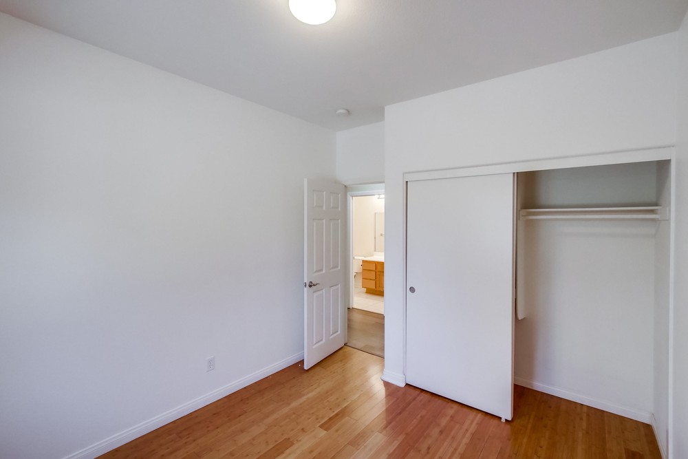 Virtual tour photo 28 of 40 for 419 Leghorn Ave
