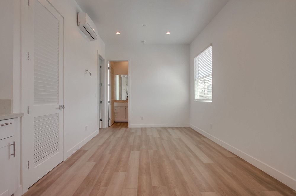 Virtual tour photo 5 of 43 for 4194 Alabama St