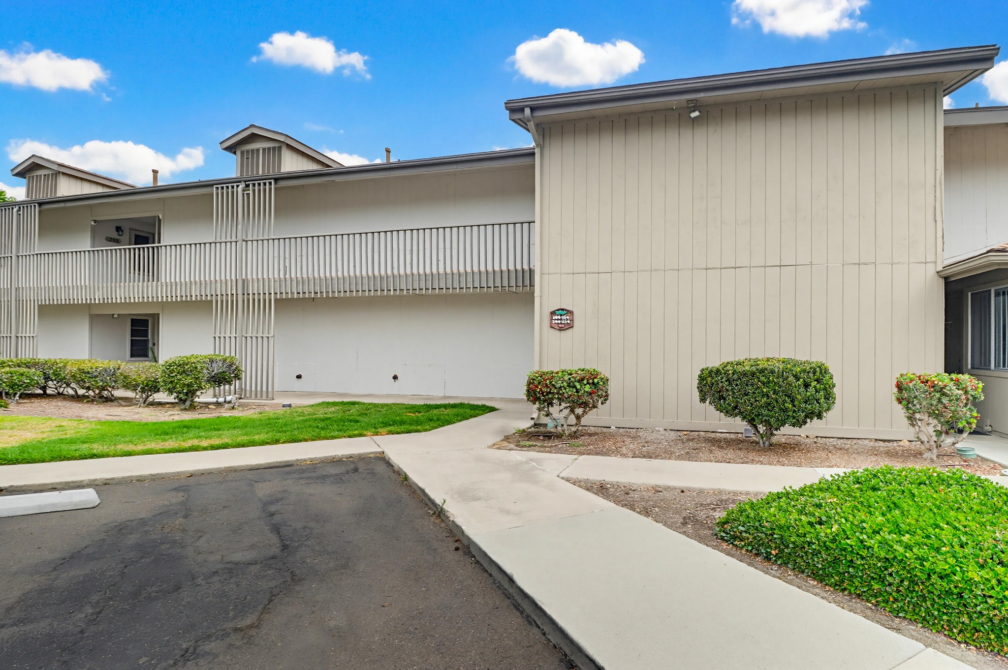 Virtual tour photo 4 of 32 for 4201 Bonita Rd UNIT 253
