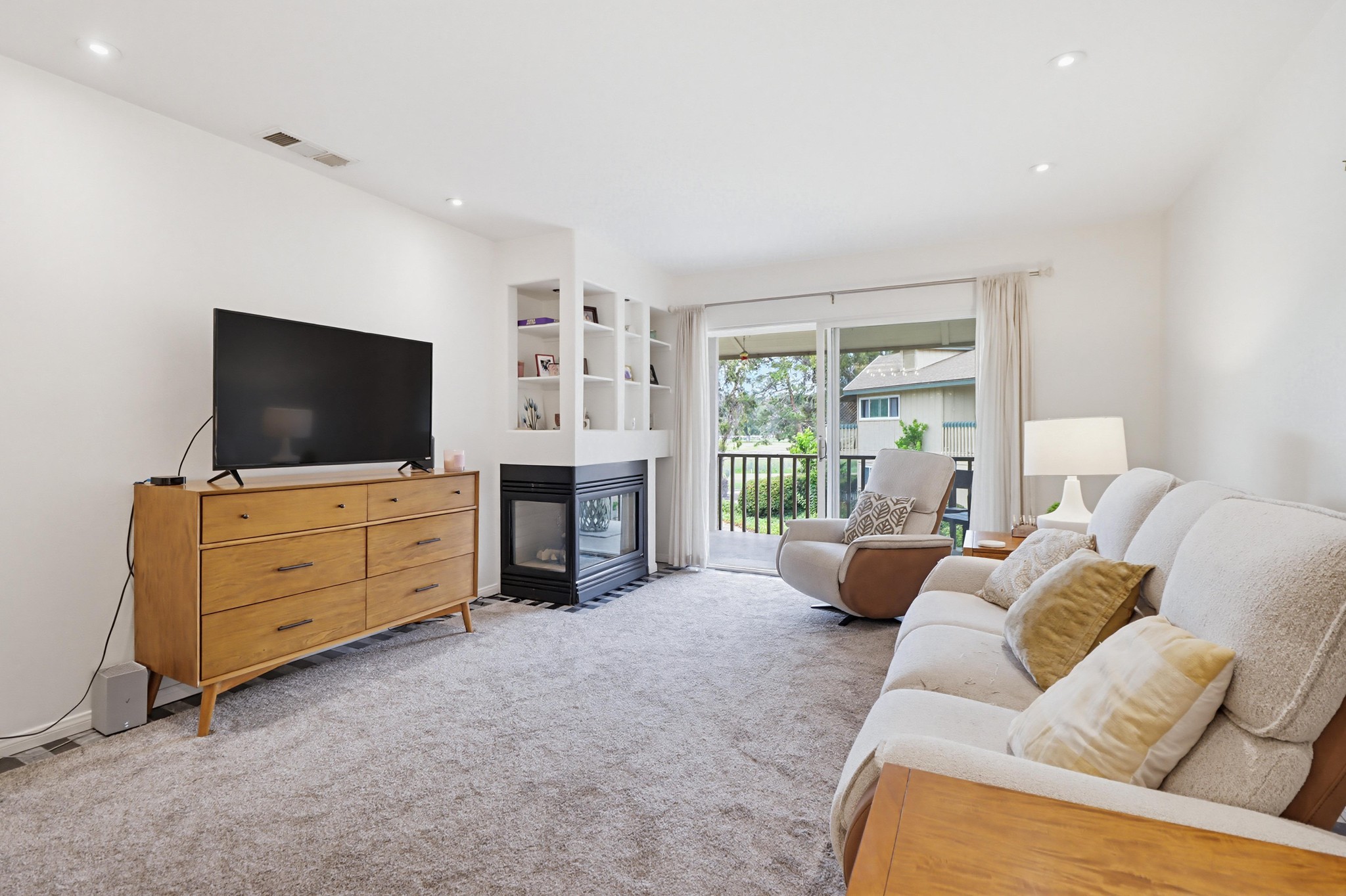 Virtual tour photo 10 of 32 for 4201 Bonita Rd UNIT 253