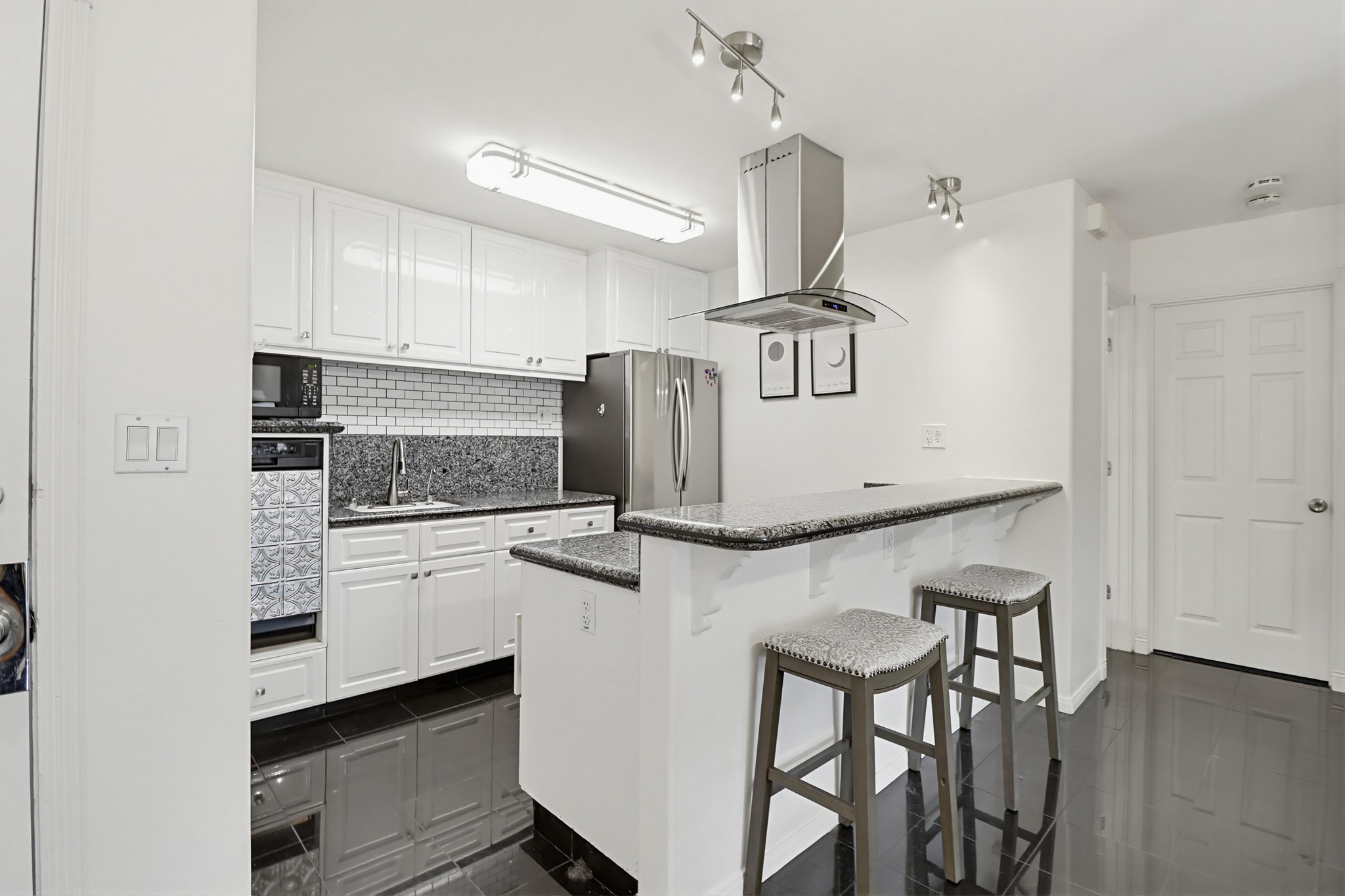 Virtual tour photo 13 of 32 for 4201 Bonita Rd UNIT 253