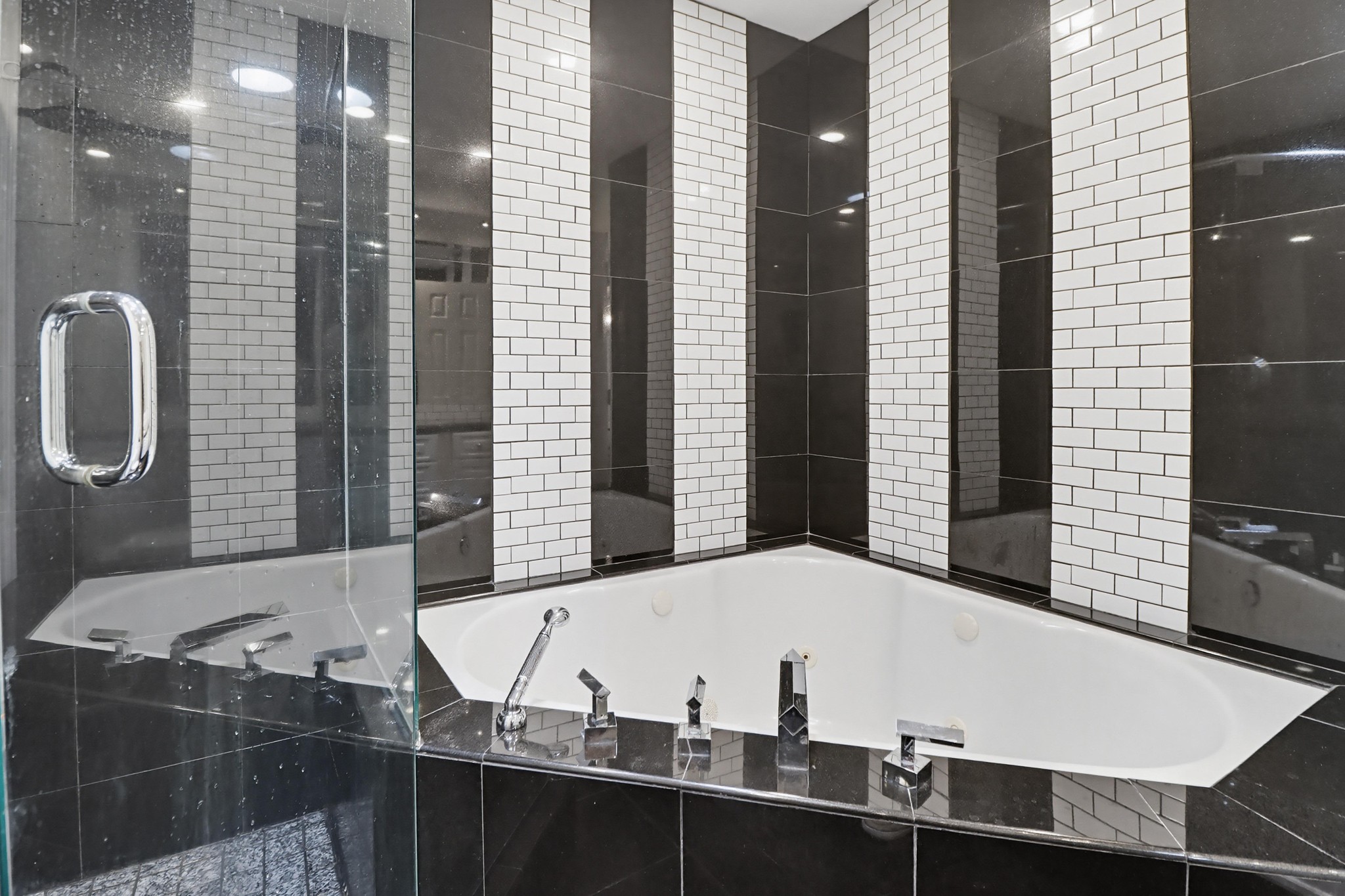Virtual tour photo 25 of 32 for 4201 Bonita Rd UNIT 253