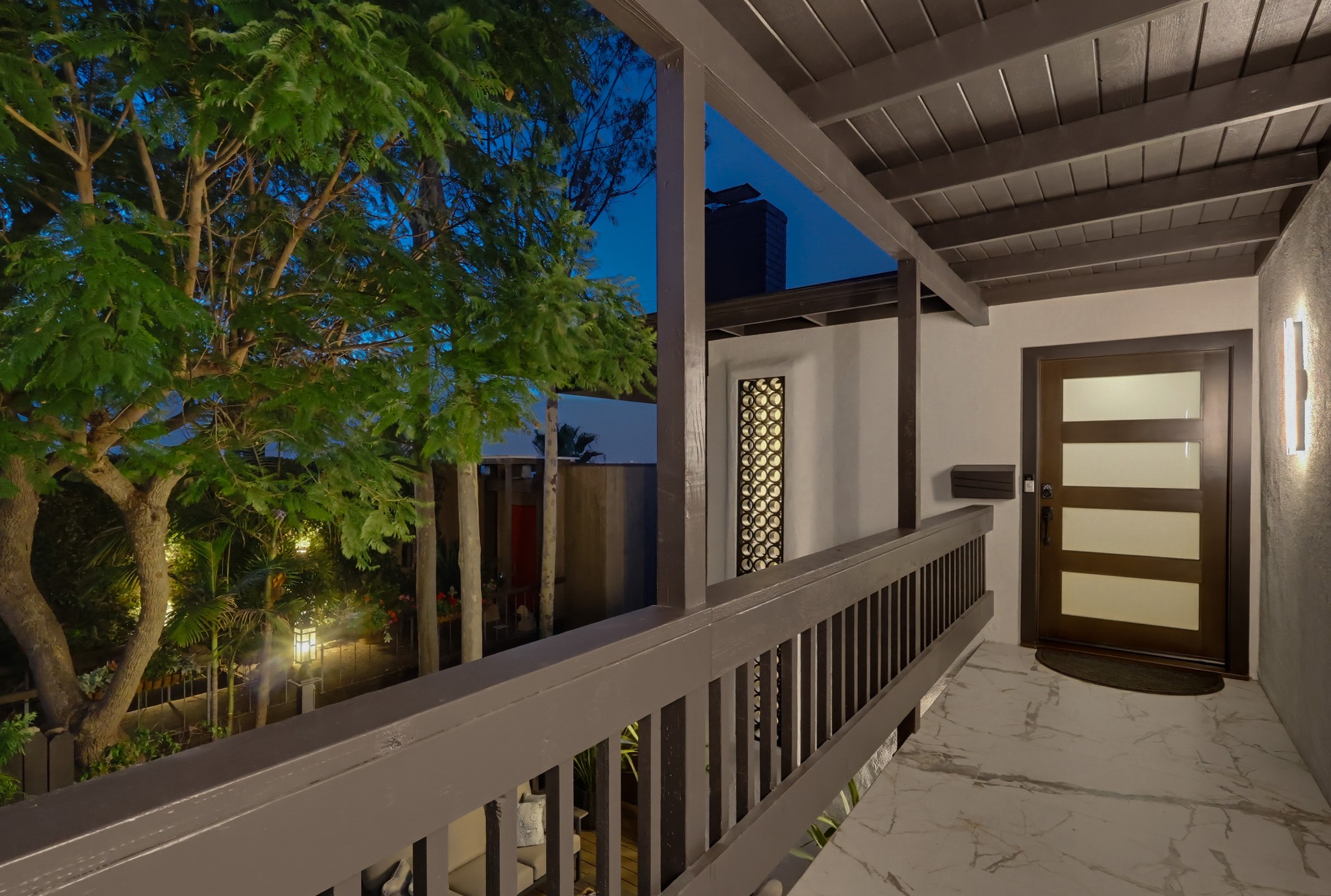 Virtual tour photo 8 of 154 for 4201 Mesa St
