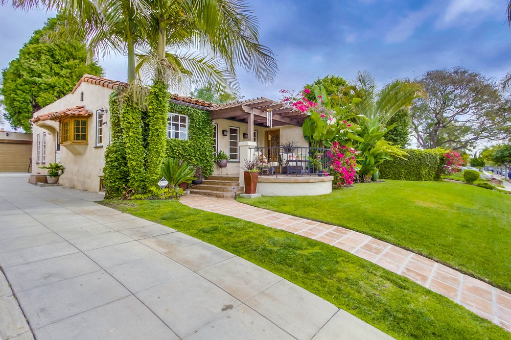 Virtual tour photo 4 of 61 for 4202 Hilldale Road