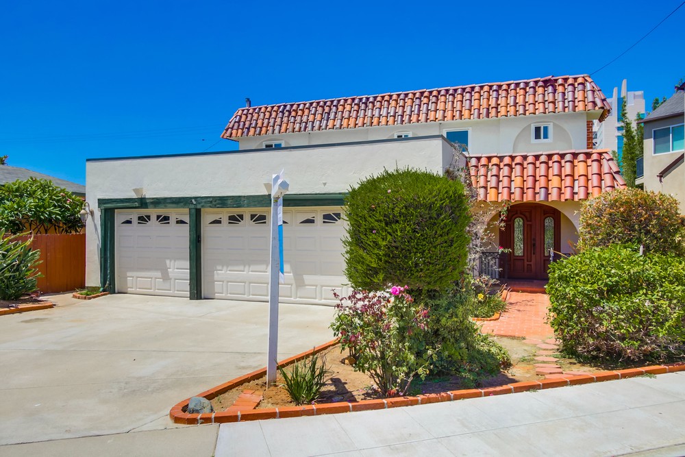 Virtual tour photo 1 of 42 for 4204 Albatross Dr