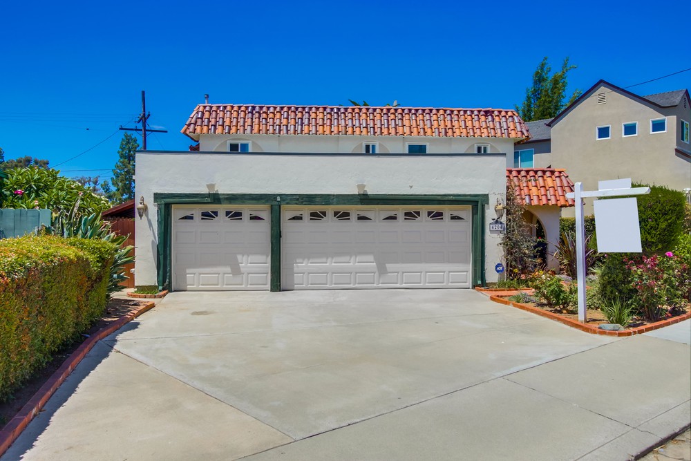 Virtual tour photo 4 of 42 for 4204 Albatross Dr