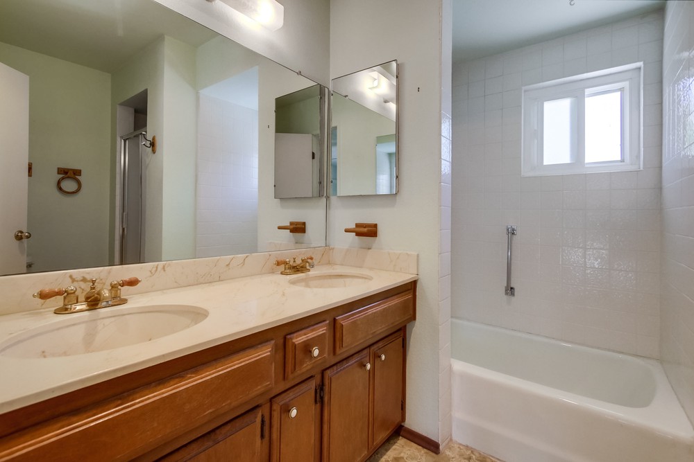 Virtual tour photo 26 of 42 for 4204 Albatross Dr