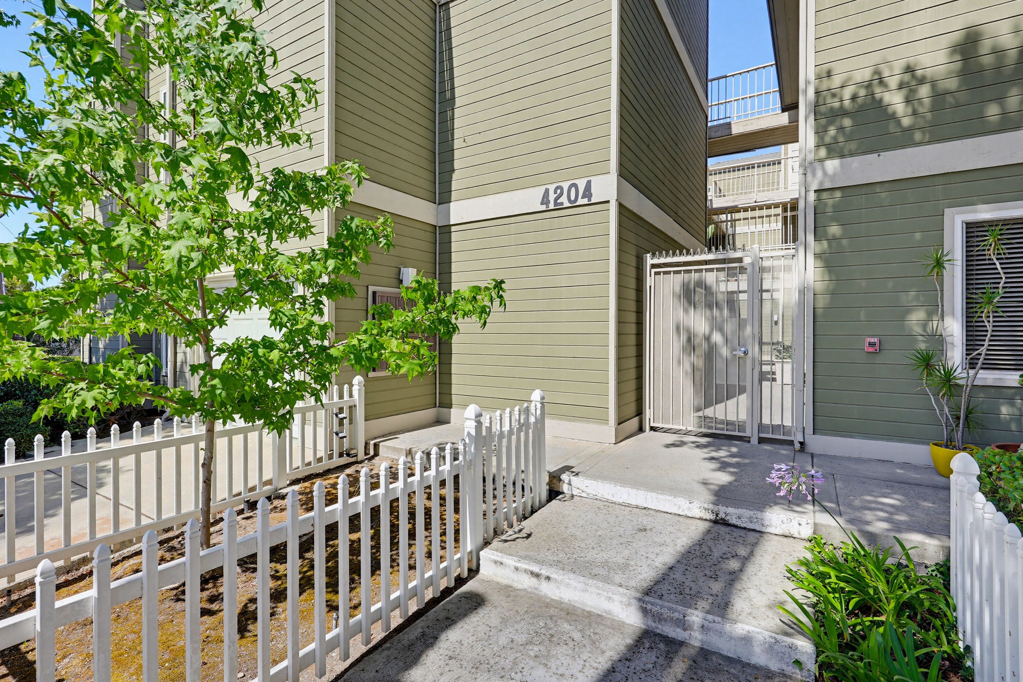 Virtual tour photo 5 of 49 for 4204 Third Ave