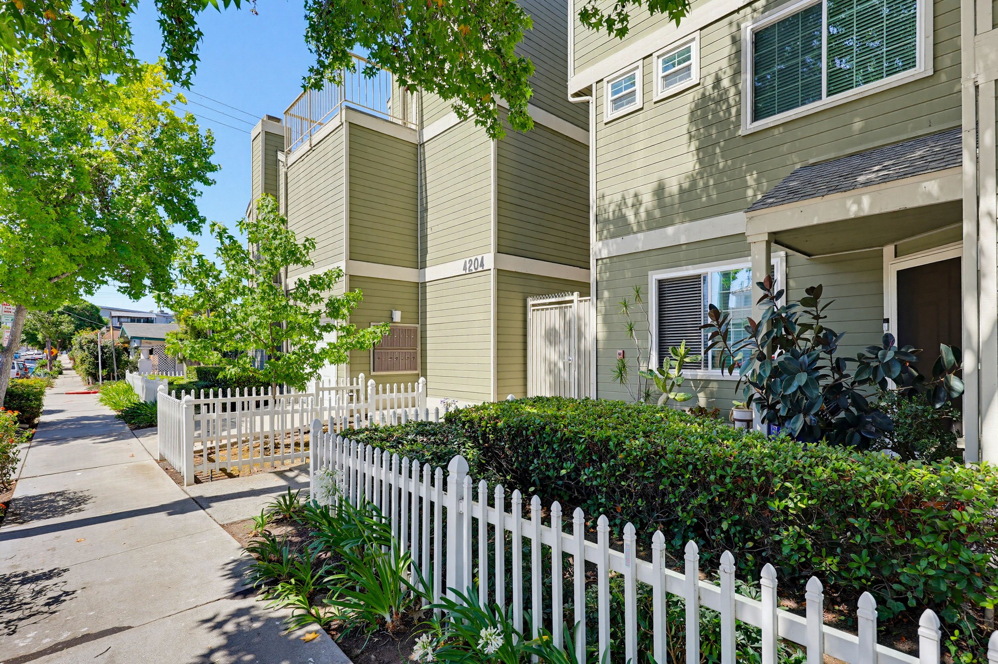 Virtual tour photo 6 of 49 for 4204 Third Ave