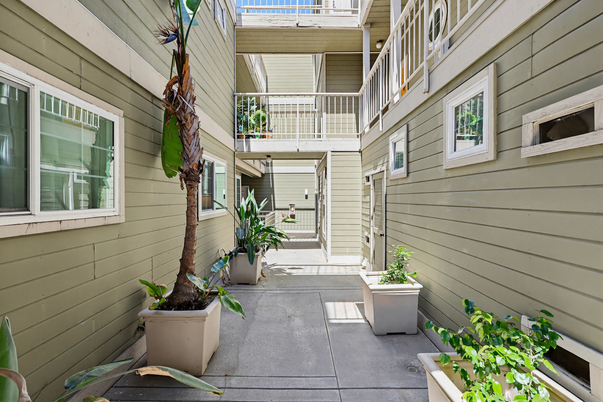 Virtual tour photo 14 of 49 for 4204 Third Ave