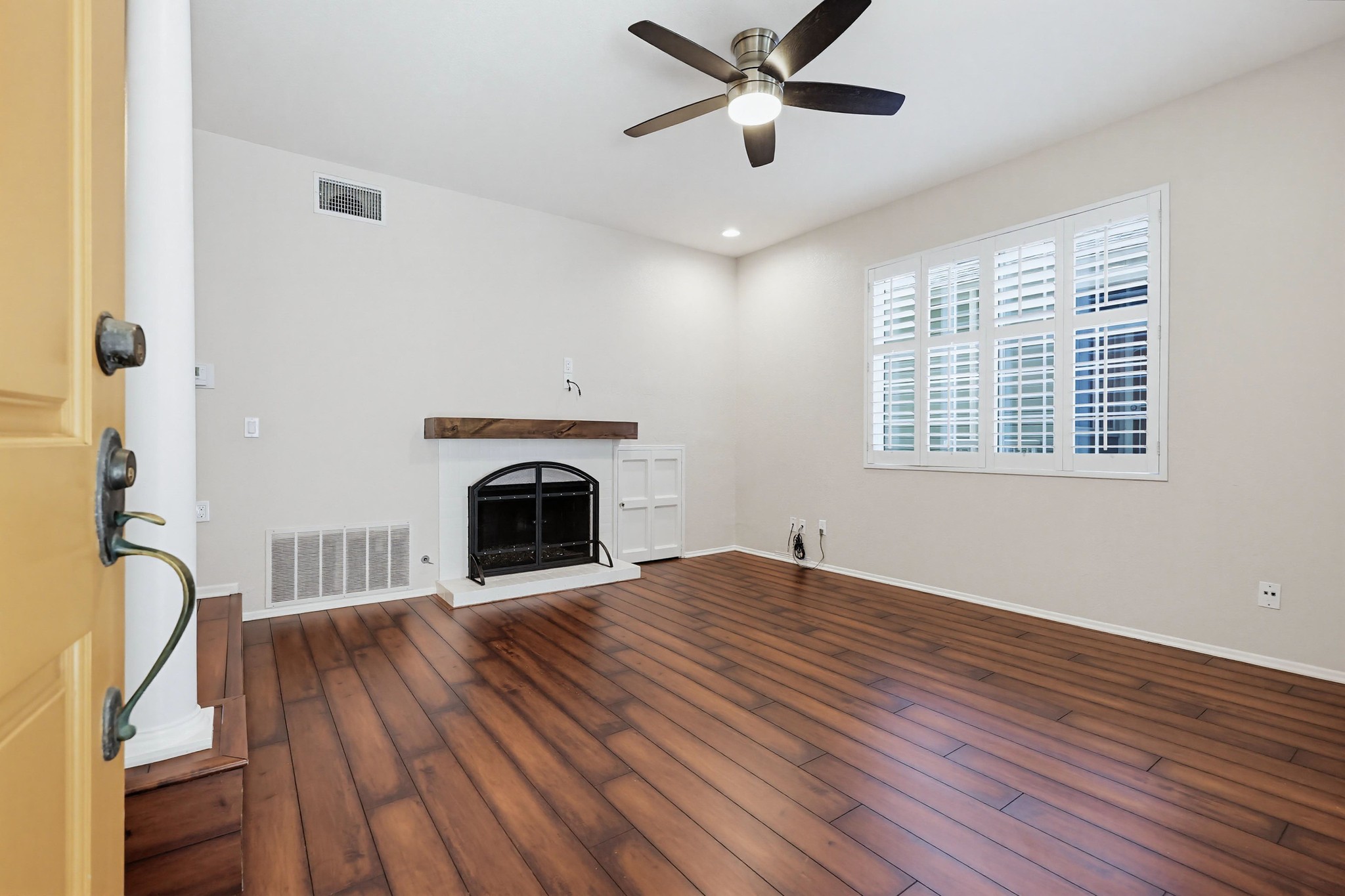Virtual tour photo 15 of 49 for 4204 Third Ave