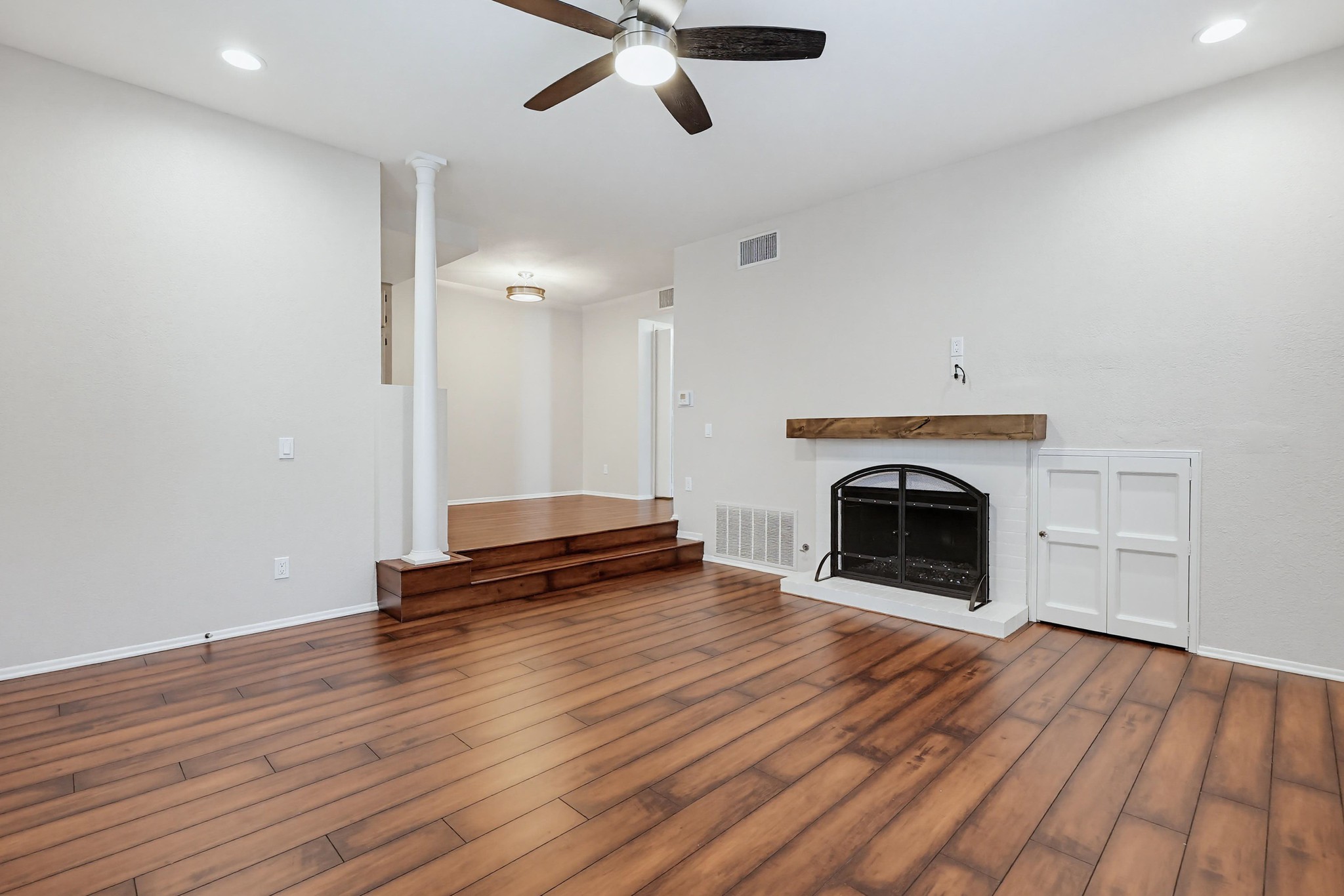 Virtual tour photo 17 of 49 for 4204 Third Ave
