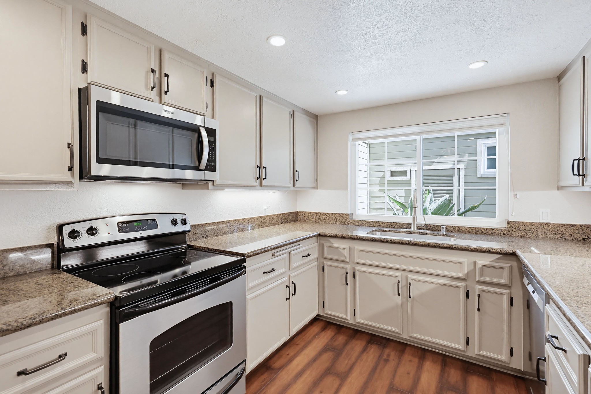 Virtual tour photo 27 of 49 for 4204 Third Ave